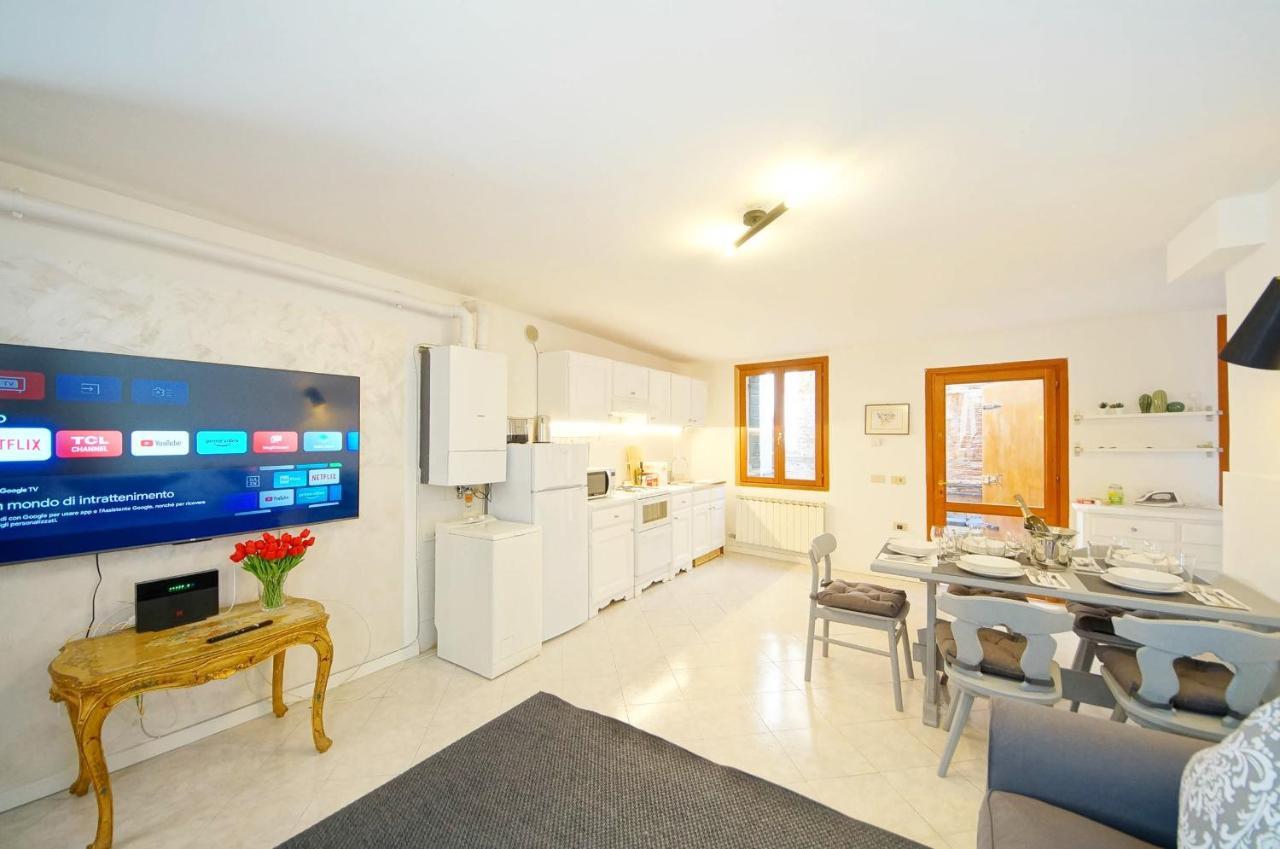 Gondola View Apartment ヴェネツィア エクステリア 写真
