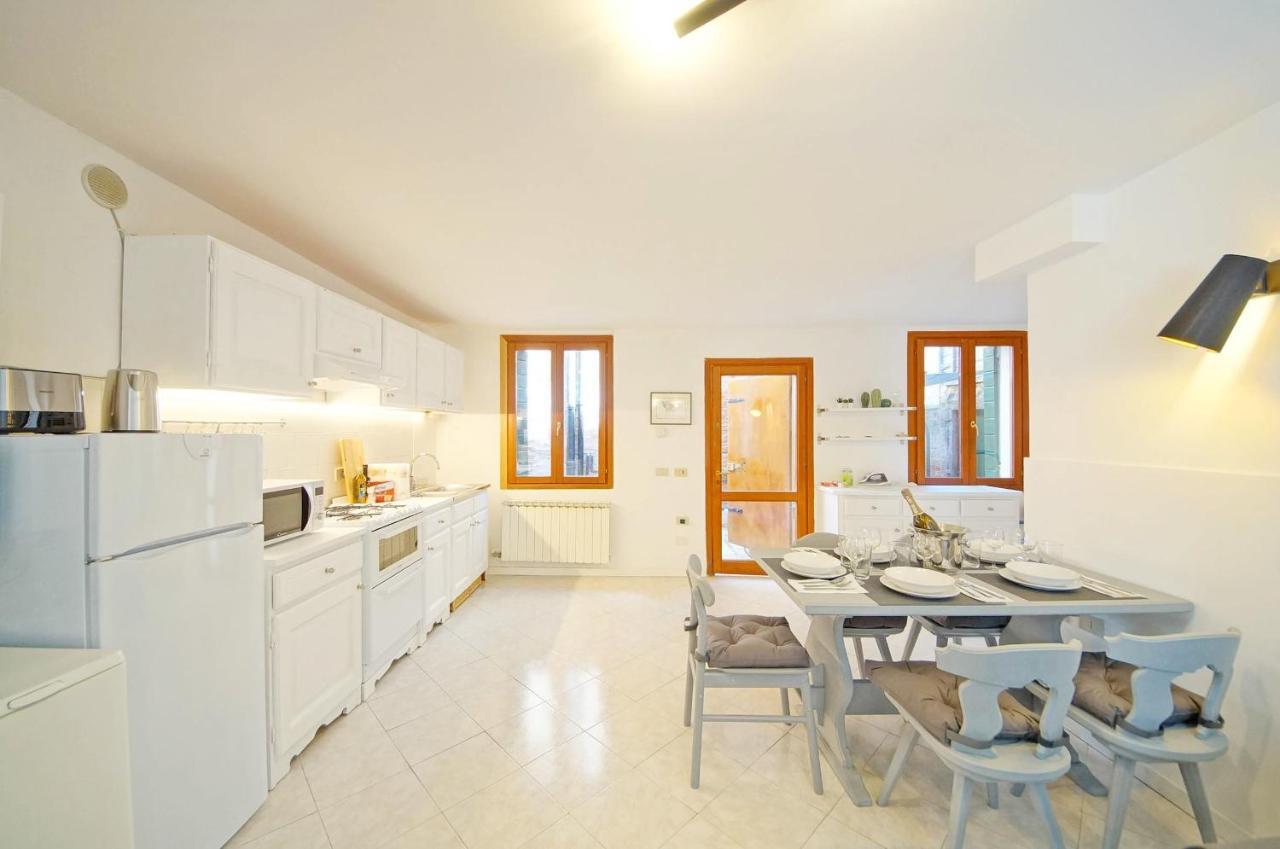 Gondola View Apartment ヴェネツィア エクステリア 写真